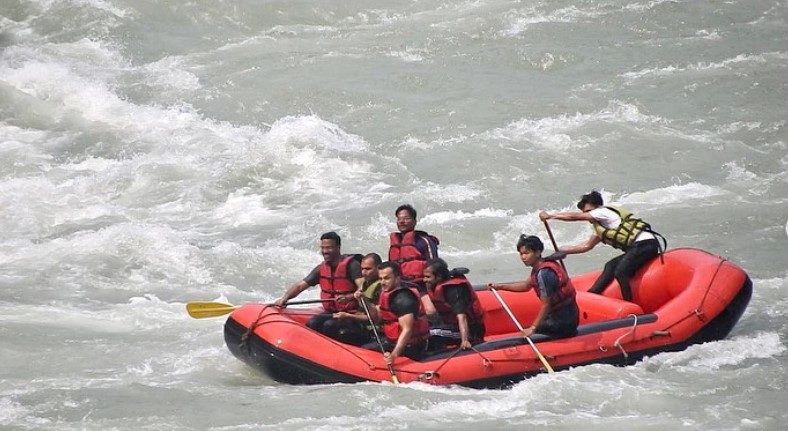 Rafting in Teesta River